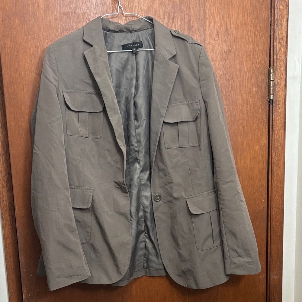 Attitude Field Jacket in Olive